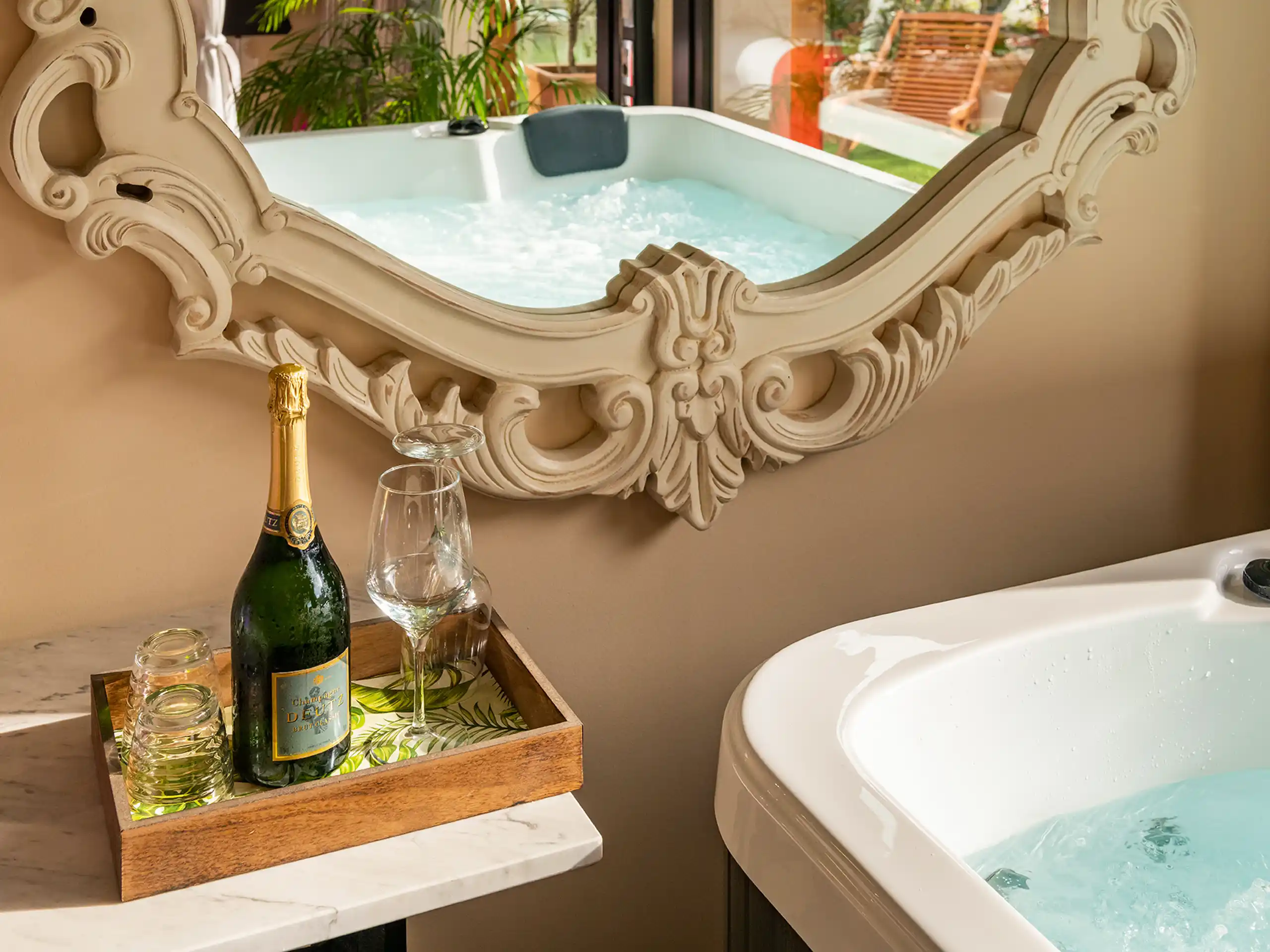 Snob Luxury Suite