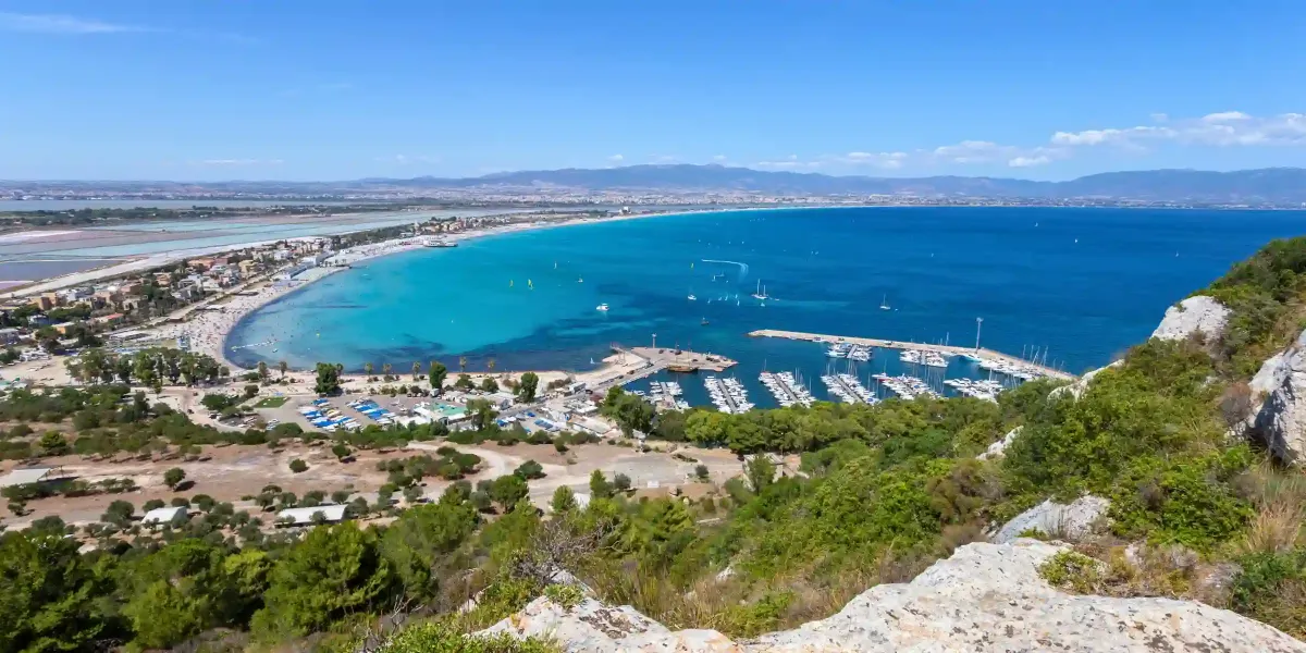 Spiaggia del Poetto: il mare di Cagliari a pochi minuti dalla città.